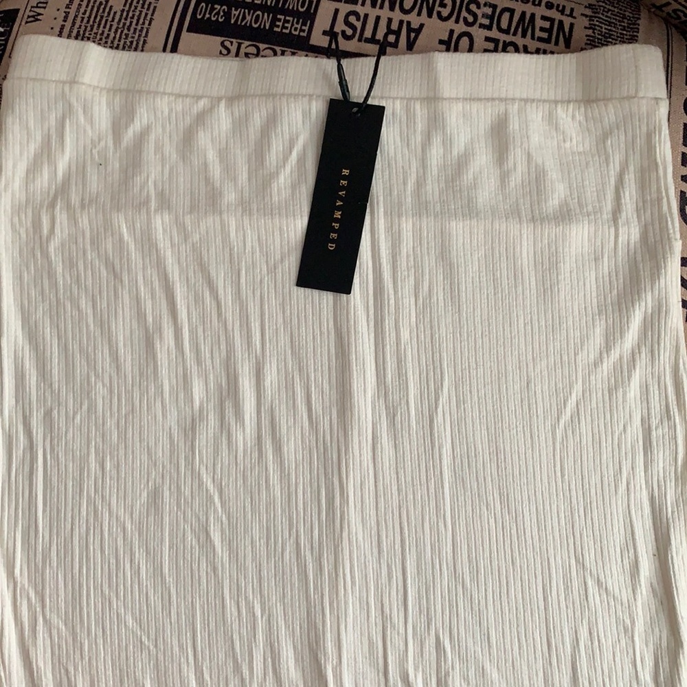 Ivory skirt NWT. Size large.